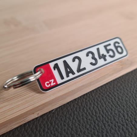 SPZ klíčenka na míru - červená  | Jméno | Přezdívka | PROO.CZ